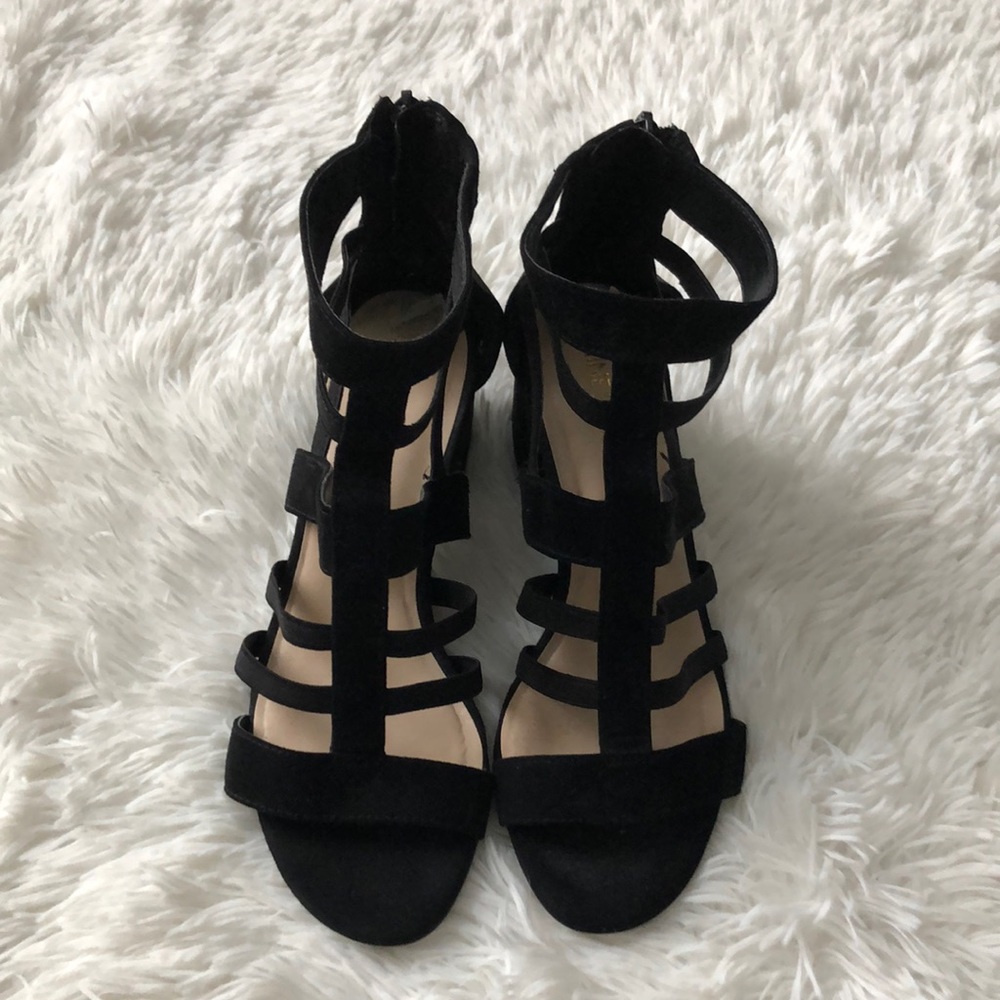 Nine West black suede heel
